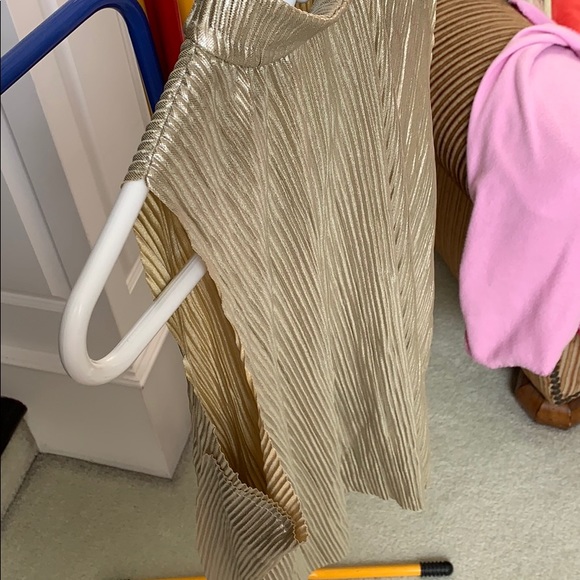 Silver and gold  shirt more silver then gold - Picture 5 of 5